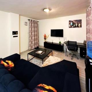 Stylish Ngong Retreat with Balcony & Rooftop Lounge The Moon Stays - 7