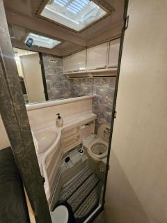 Full Service Caravan 1 - 2