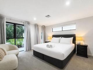 Spacious 4-Bed Retreat Near Meadow Springs - 5