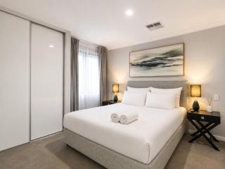 Spacious 4-Bed Retreat Near Meadow Springs - 4