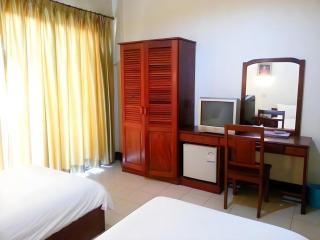 Sisavath Hotel - 1