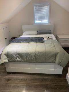 Entire Home Serene 2BR 2BA Stay Near Park, Transit & Shops - 9
