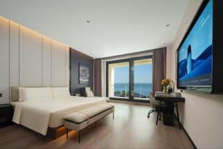 Atour Hotel Dalian Jinshi Beach Anchorage Plaza - 1