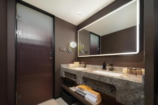 Atour Hotel Dalian Xinghai Square The Centenary City Sculpture and Seascape - 7