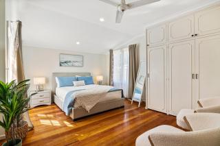 3BR, 2BA Beaumaris Home with Garden & Parking - 5