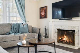 3BR, 2BA Beaumaris Home with Garden & Parking - 9