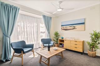 3BR, 2BA Beaumaris Home with Garden & Parking - 8