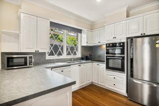 3BR, 2BA Beaumaris Home with Garden & Parking - 1