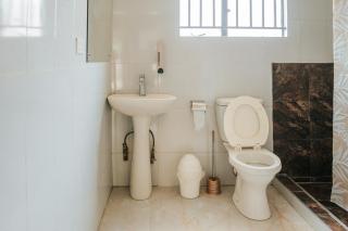Ndeke Apartments Guesthouse in Meanwood Ndeke, Lusaka near KKIA - Fast wifi, solar backup - 5
