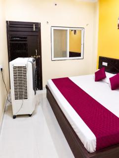 Hotel PriyaNshi Near Mahakaleshwar Temple Ujjain- Affordable Rooms - 4