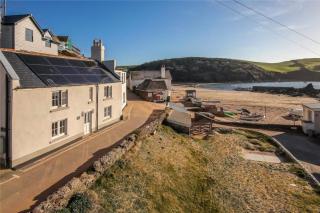 Lovely Beach front cottage, Hope Cove, South Devon - 0