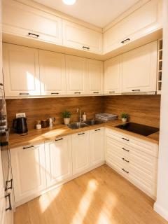 Central 2BR Apartment in Heart of Blloku - 5