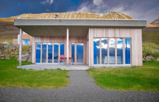 Súlur Nollur - Architect-Designed House with Fjord View and Hot Tub - 7