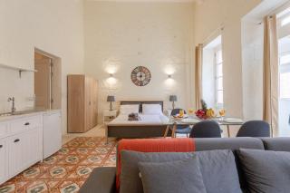 BnBNova - Historic Valletta 3BA House with Rooftop - 2