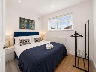 Modern 2 - Bed Flat Catford 35 mins to London Bridge - 9