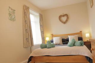 10 The Downs, Thurlestone overlooking Burgh Island - 9