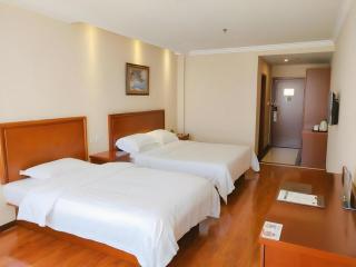 GreenTree Inn Xuzhou High Speed Railway Zhangqian Square Business Hotel - 8