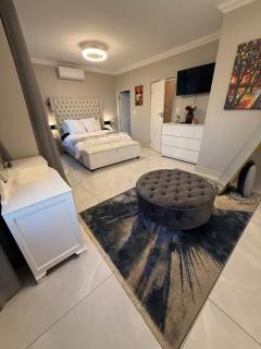 The Lux Pad at Jackal Creek large backup power fast wifi - 6