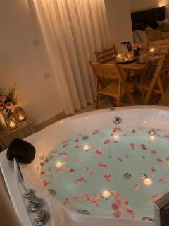 Panoramic view & Jacuzzi - 4