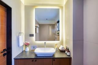 ELIVAAS Signature Solena 4BHK Villa with Private Pool, Bar Lounge, Terrace Views, Lift & Peaceful Pilerne Location Pet-friendly - 1