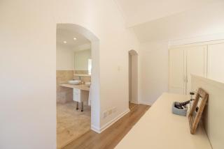 Ocean Mooring Beach House - Garden Apartment - 4 Bedrooms - 9