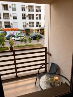 Urban Taft Stay Skopje-Modern Vodno View Suite with Private Parking in Taftalidze - 1