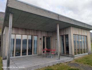 Súlur Nollur - Architect-Designed House with Fjord View and Hot Tub - 6