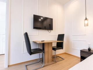 Beautiful 2BR Apt, Near Meidling Station - 8