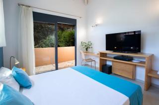 Villa Amoudia - Luxury Villa right on the beach with Private Pool - 3