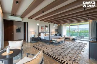 StayVista at 61 Sama with Pool, Mountain View - 1