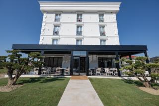 Hotel By Holiday - 9