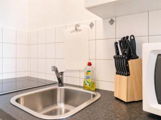 Affordable Stylish Studio Easy City Access - 3