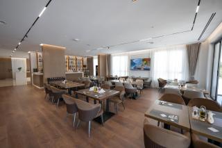 Hotel By Holiday - 4