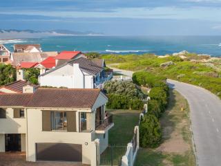 Ocean Mooring Beach House - Oceanview Apartment - 0