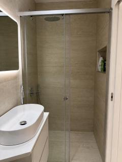 Nena Apartment's Cozy Modern Stay - 7