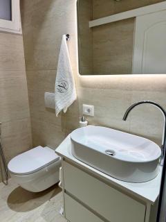 Nena Apartment's Cozy Modern Stay - 3