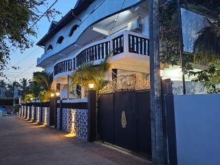 RBM Tourist Inn - 0