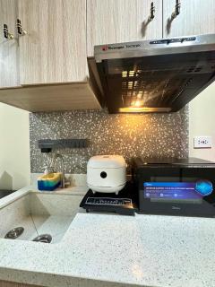 Lj's All-New Studio Getaway Near Airport - 6