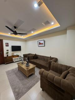 Luxury 1BHK APT - Netflix - Self check-in - Parking - 4