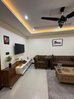 Luxury 1BHK APT - Netflix - Self check-in - Parking - 3