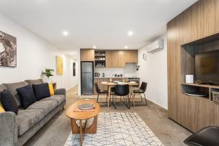 Modern Townhouse Walk to Hagley Park & Hospital - 6