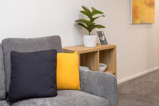 Modern Townhouse Walk to Hagley Park & Hospital - 5