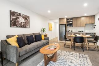 Modern Townhouse Walk to Hagley Park & Hospital - 3