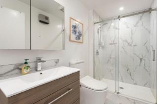 Modern Townhouse Walk to Hagley Park & Hospital - 2