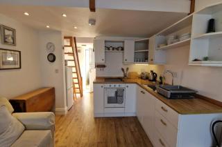 Steepfield Studio, bijou apartment Bantham SDevon - 3