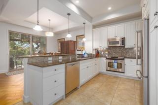 Relax Unwind in Paradise Kulalani 203 - 1