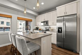 3BR Townhouse in the heart of Draper Utah - 3