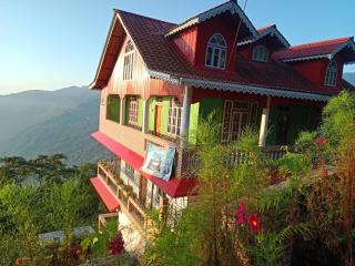 Peaceful Nature Retreat with Mountain Views - 4