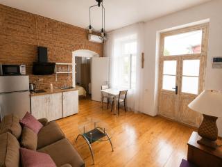 Cozy Apartment in Old Tbilisi - 8