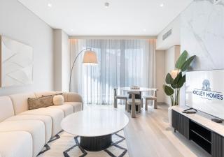Central Luxe Marina Home with Roof Top Pool - 4